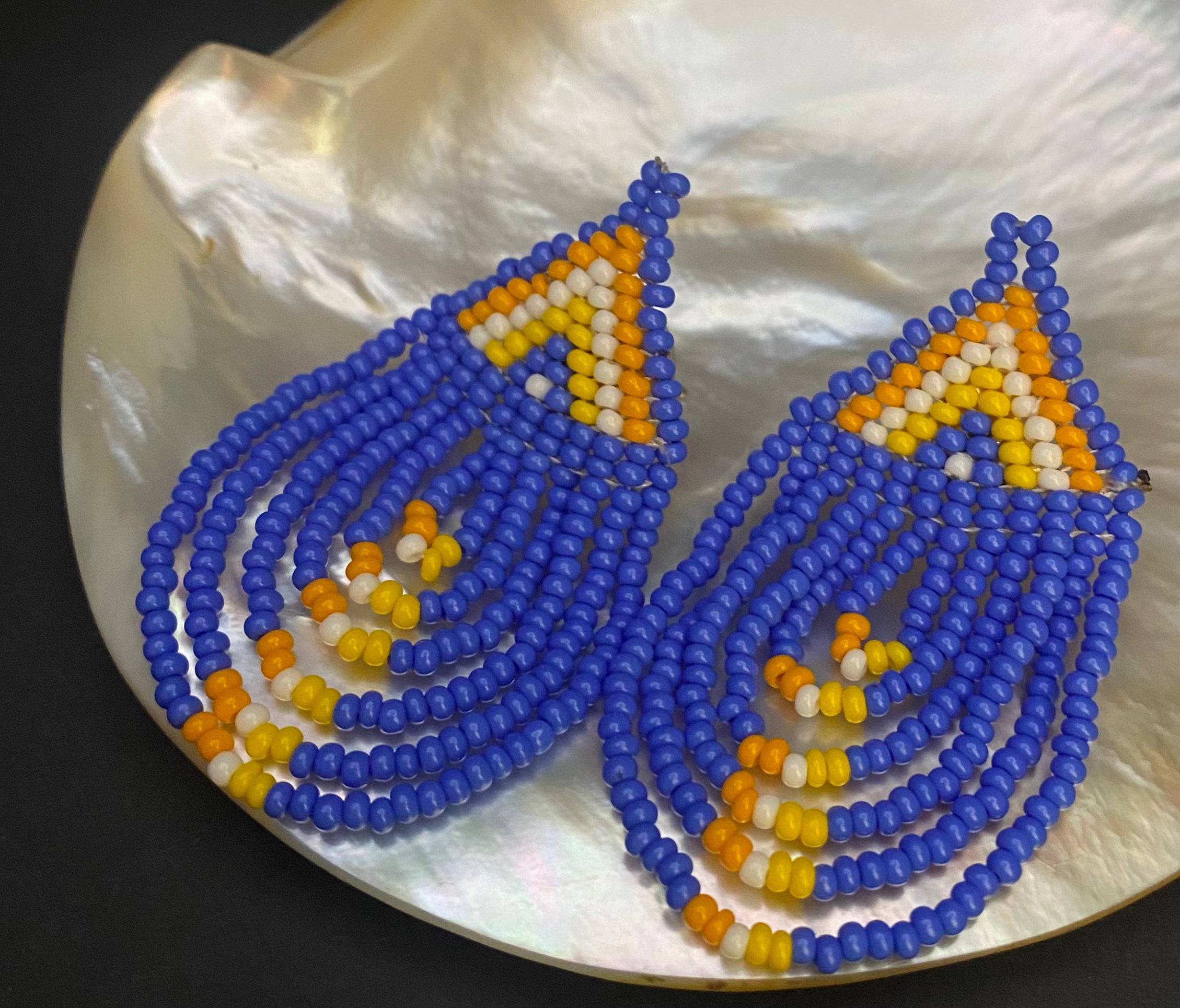 Maasai waterfall earrings Klein blue