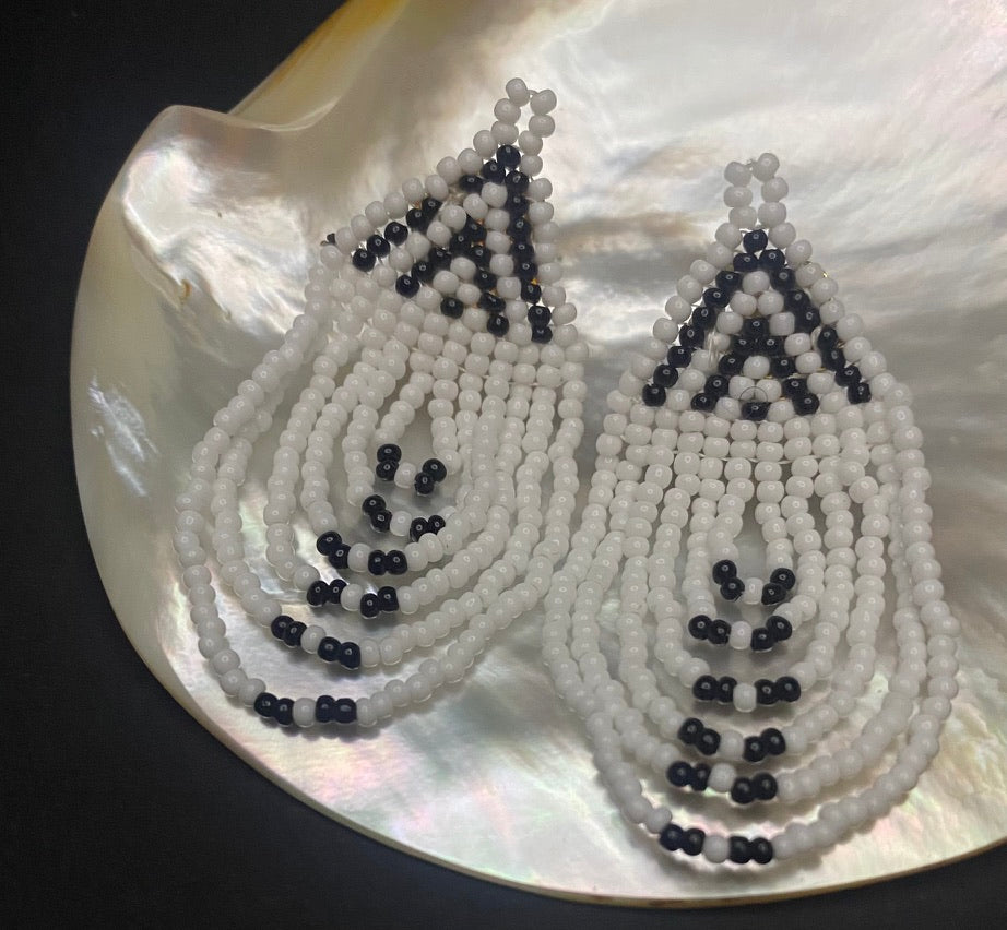 Maasai waterfall earrings white